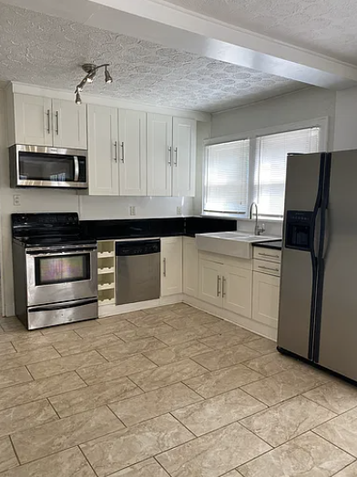 2180 S Lumpkin St #1 - Photo 2 of 6