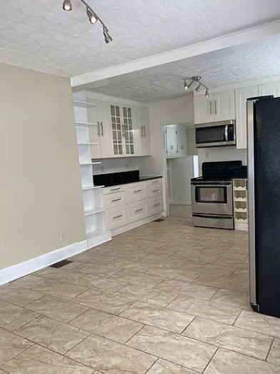 2180 S Lumpkin St #1 - Photo 5 of 6