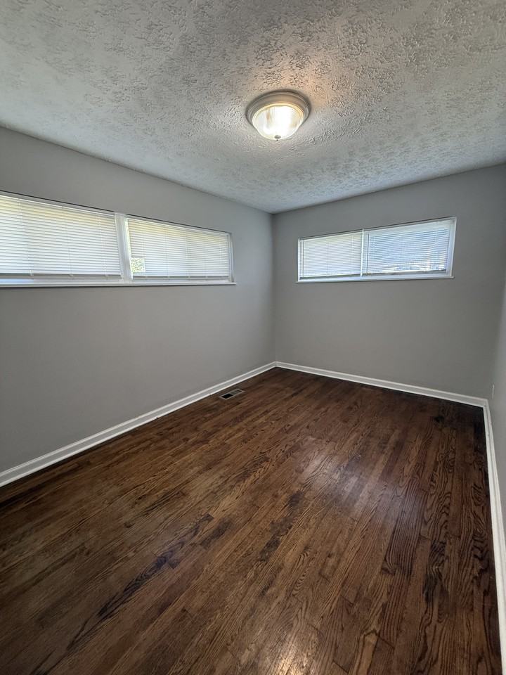 2506 Marshall St #1 - Photo 7 of 10