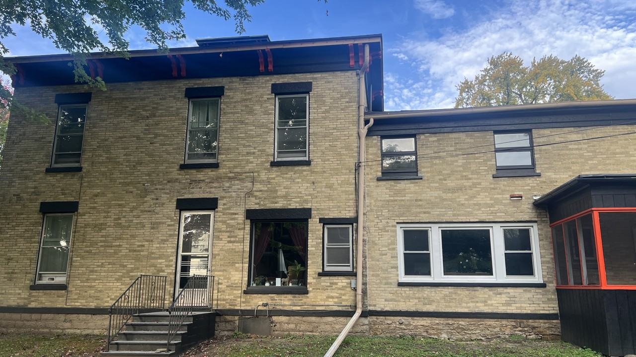 503 N Center St #2 - Photo 4 of 16