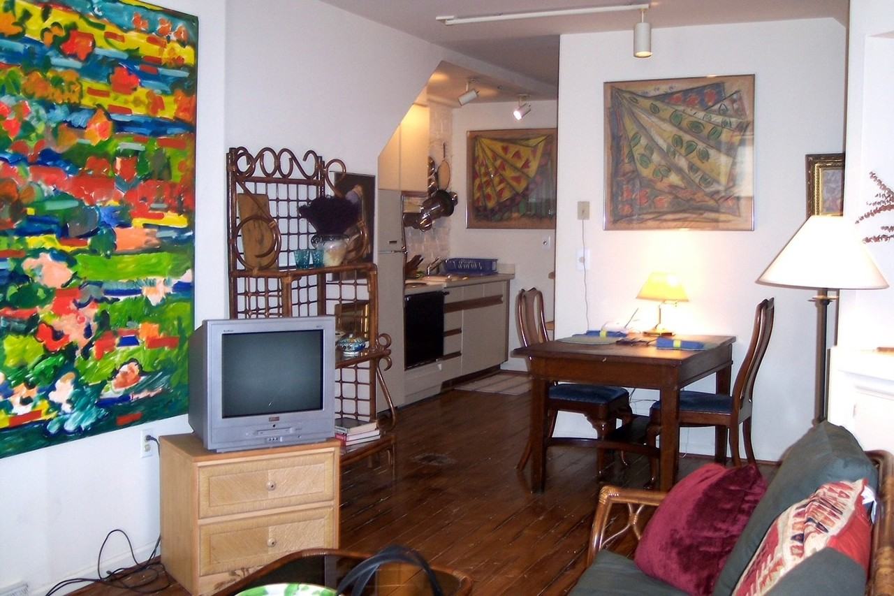 819 N Jackson St #1 - Photo 2 of 9