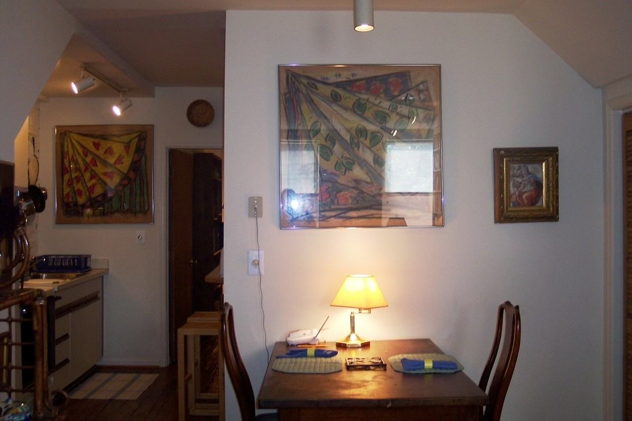 819 N Jackson St #1 - Photo 3 of 9