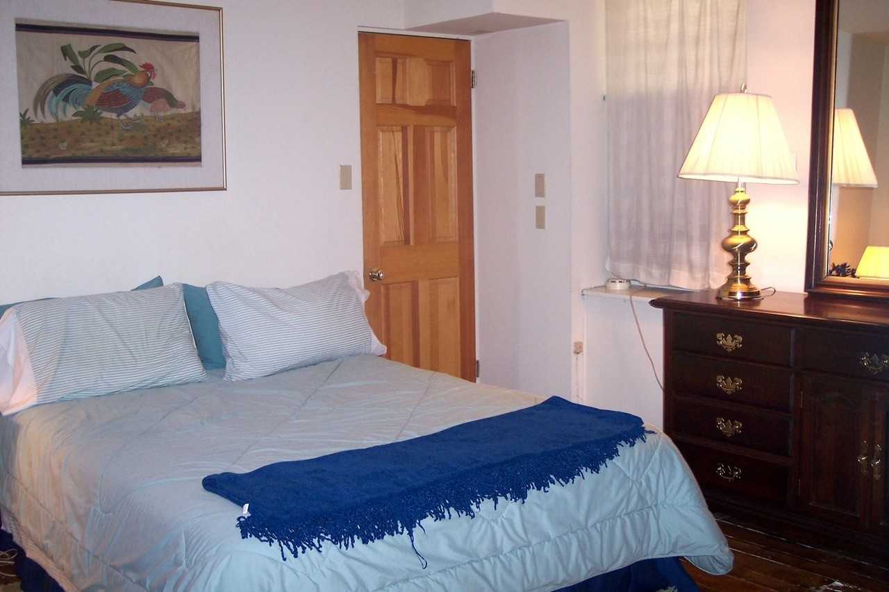 819 N Jackson St #1 - Photo 7 of 9