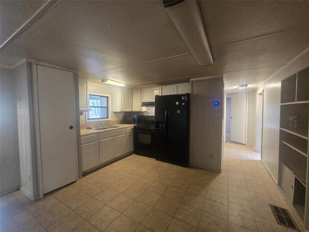 21401 Lindeman Ln #1 - Photo 5 of 12