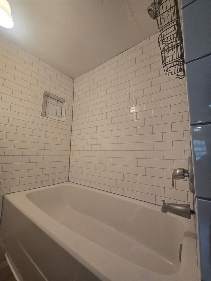 21401 Lindeman Ln #1 - Photo 7 of 12