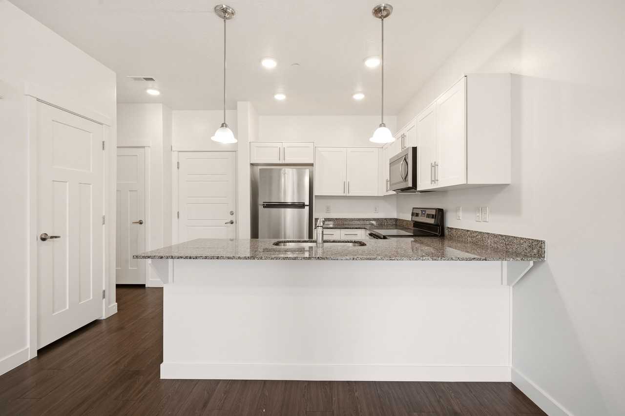 279 N 670 E Bldg 1 #107 - Photo 3 of 32