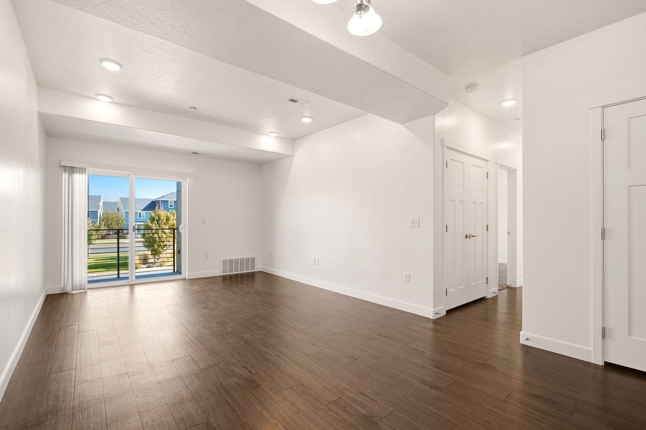 279 N 670 E Bldg 1 #107 - Photo 7 of 32