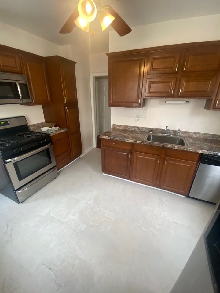 2621 Plainfield Rd #1 - Photo 3 of 12