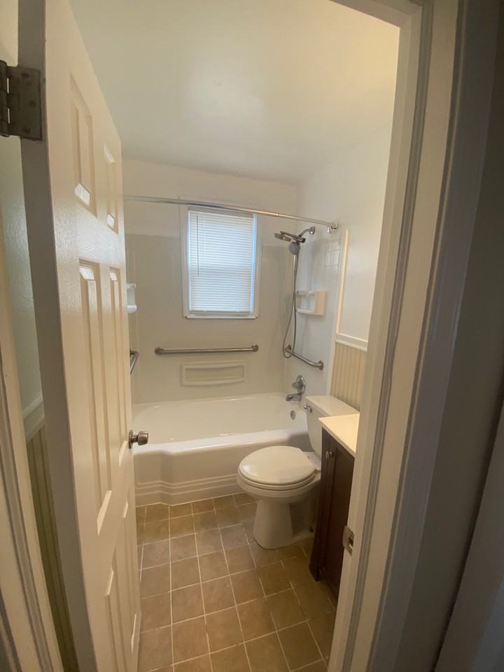 2621 Plainfield Rd #1 - Photo 6 of 12