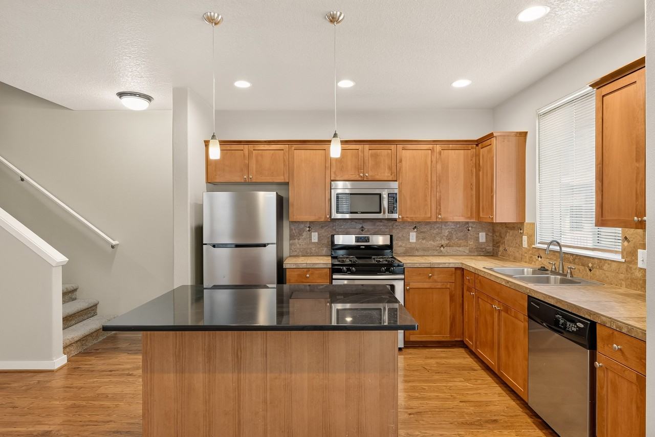 3119 Ne Weeping Willow Way #1