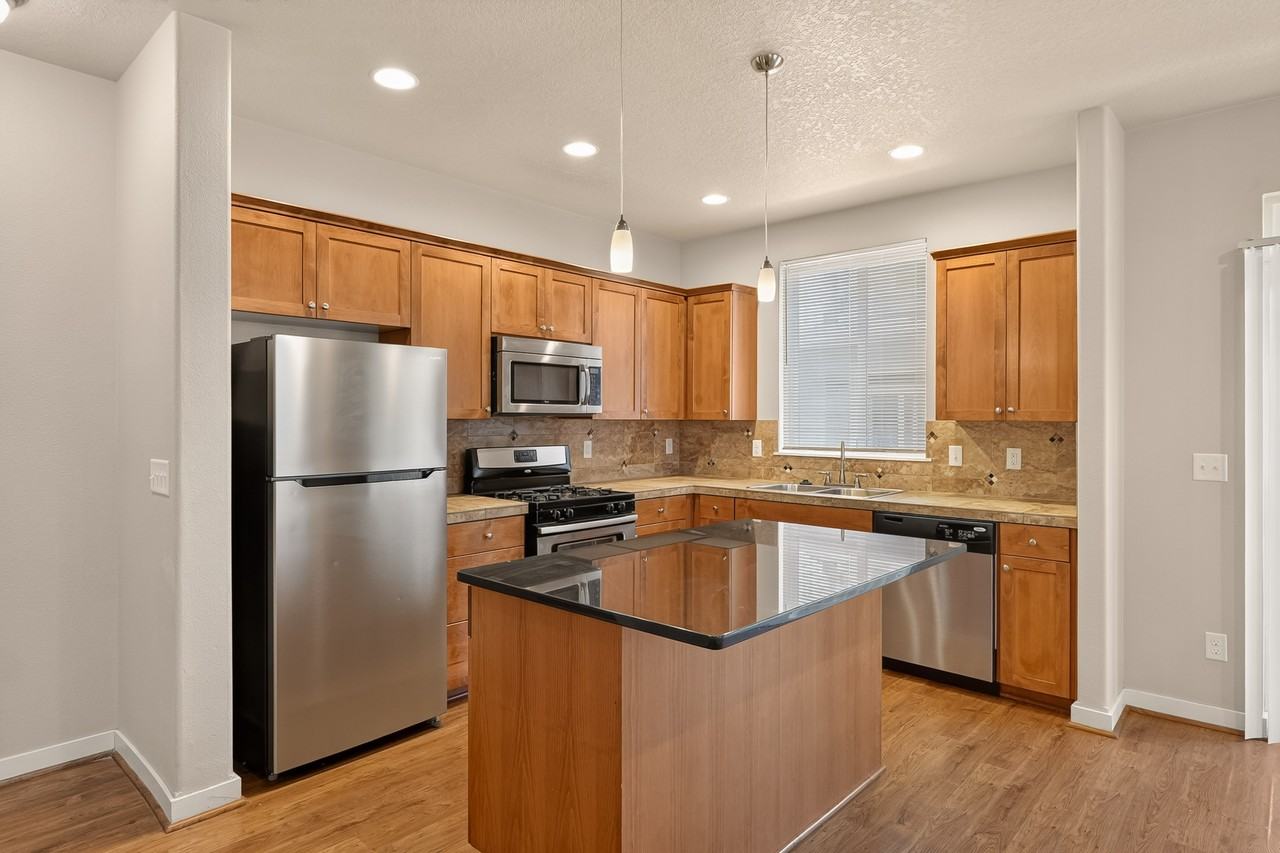 3119 Ne Weeping Willow Way #1 - Photo 2 of 21