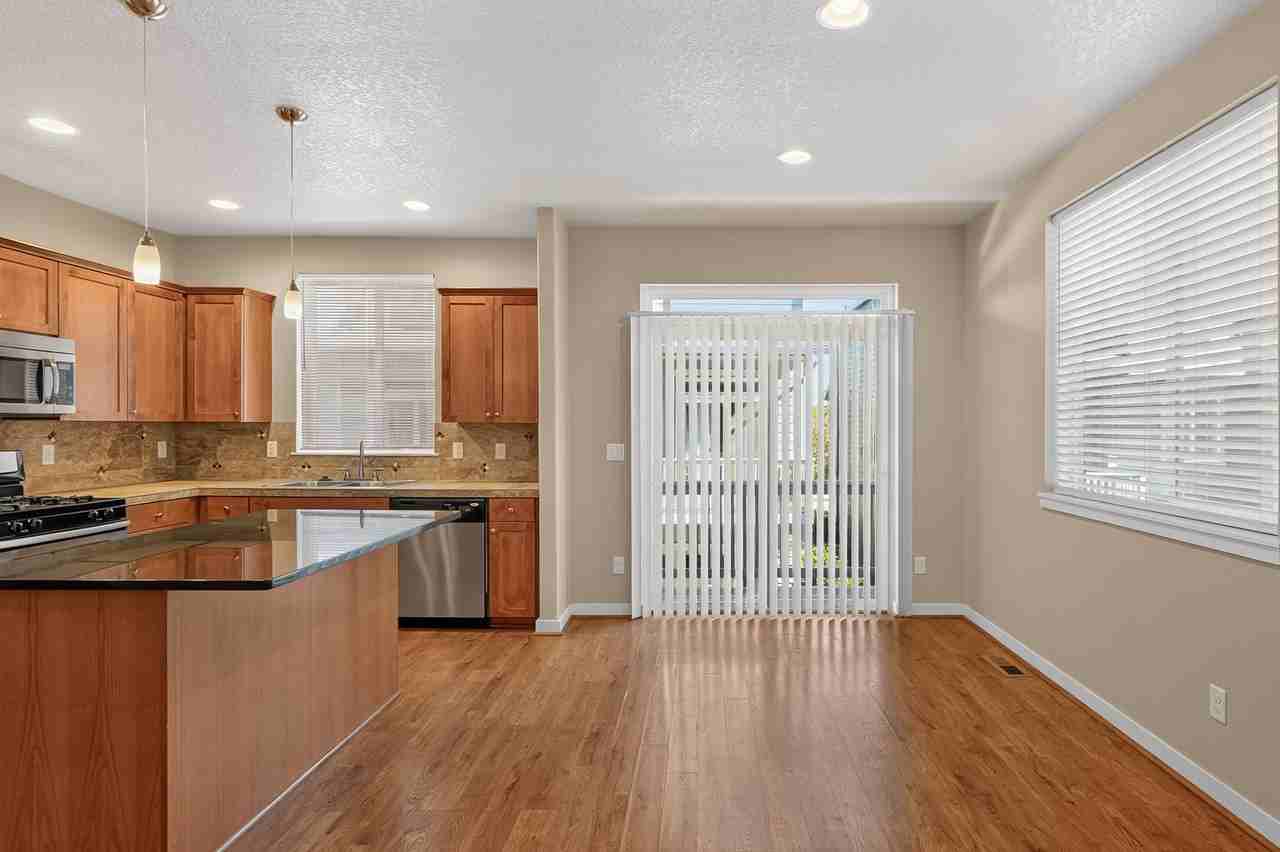 3119 Ne Weeping Willow Way #1 - Photo 5 of 21