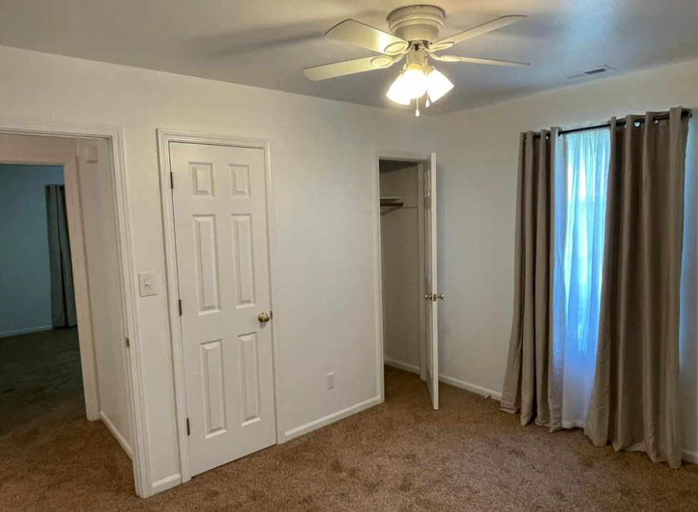 406 Blake Anthony Dr #B - Photo 4 of 6