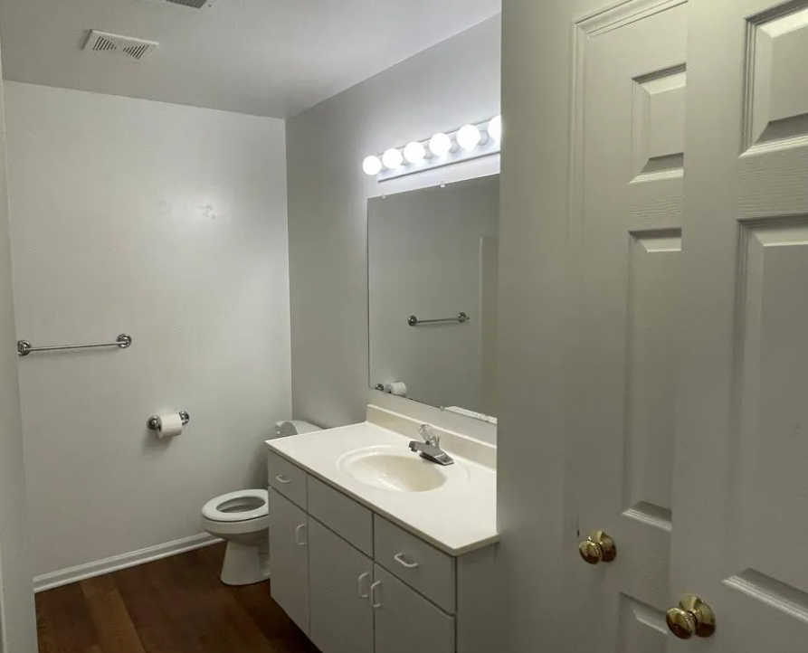 406 Blake Anthony Dr #B - Photo 5 of 6