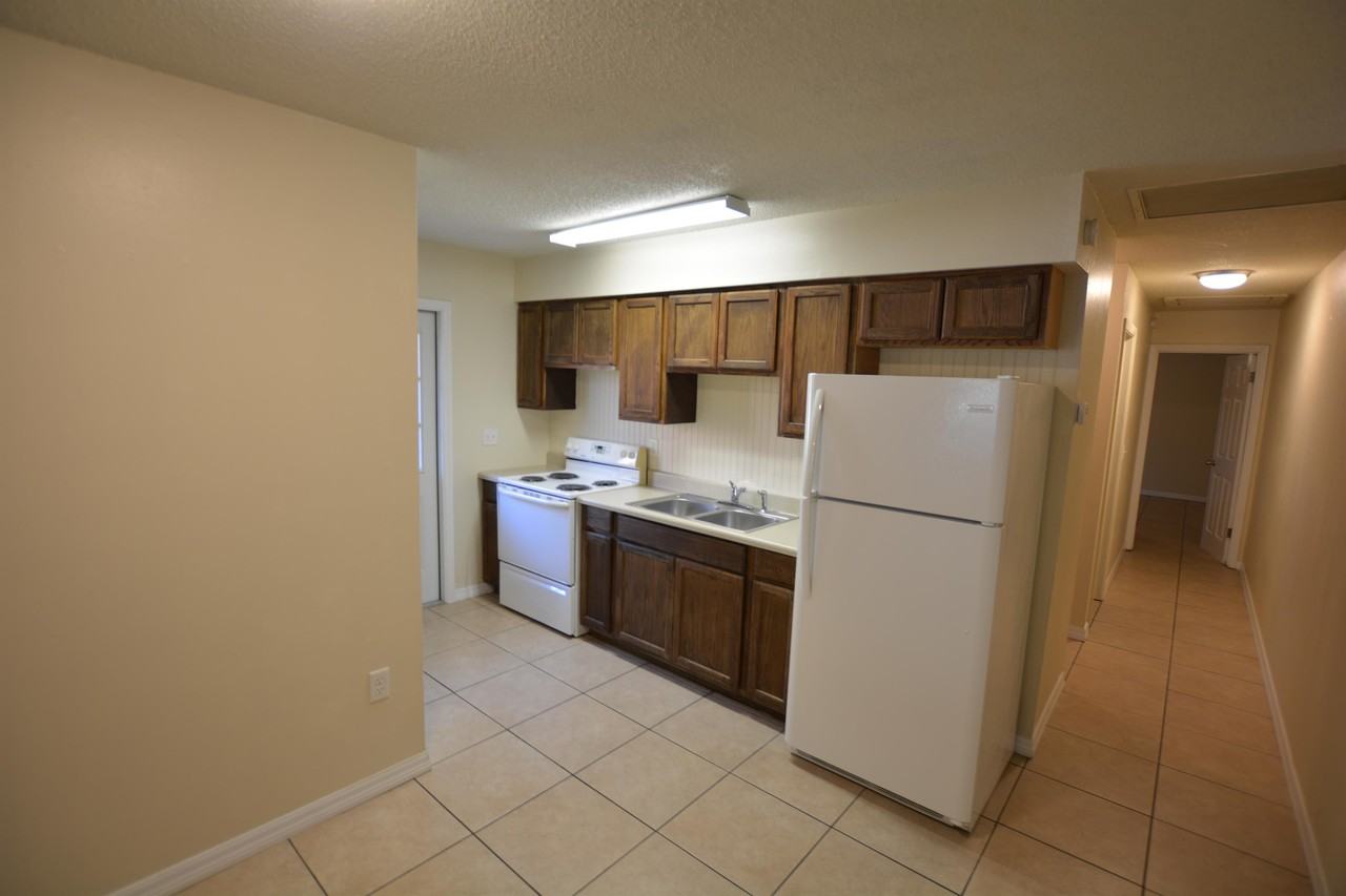 1219 W Marjorie St #2 - Photo 4 of 10
