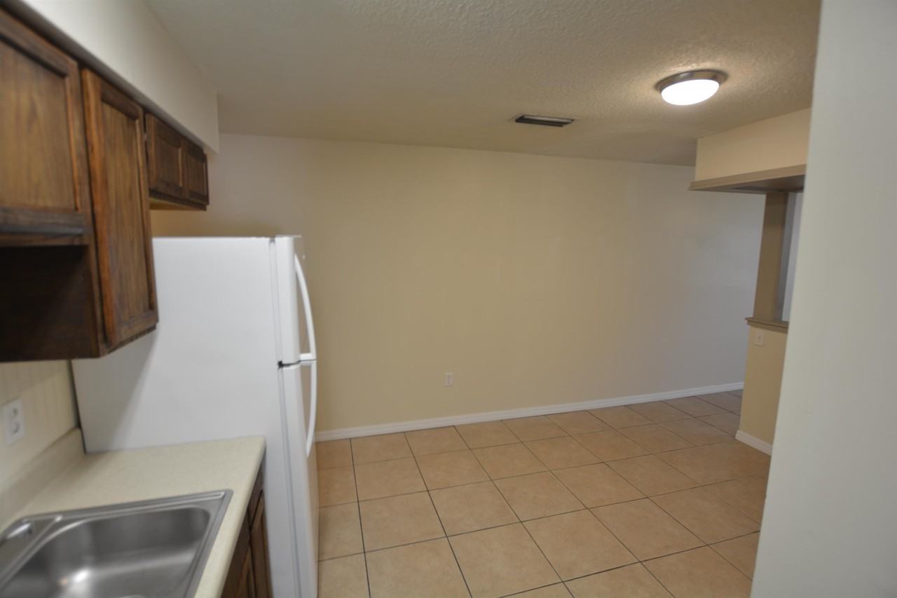 1219 W Marjorie St #2 - Photo 6 of 10