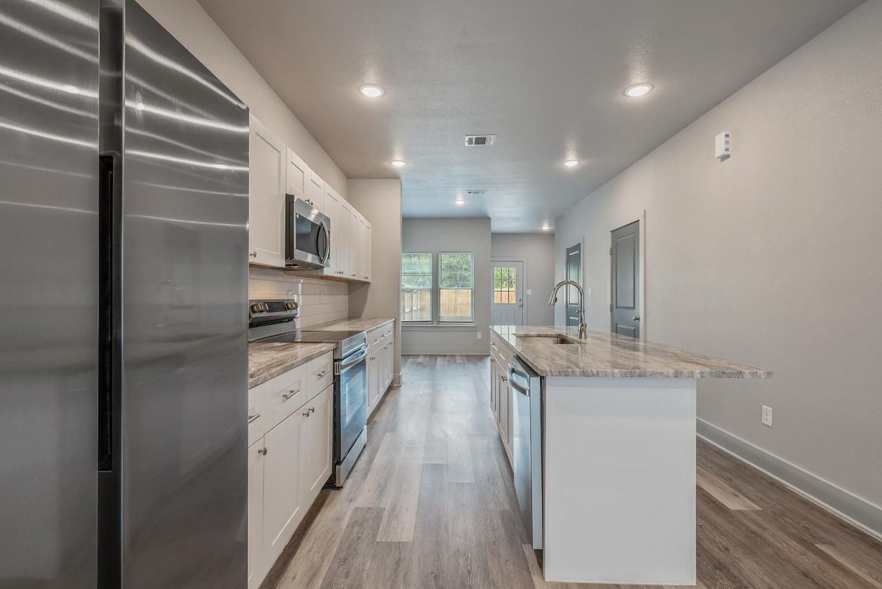 136 Belcher St. - Photo 2 of 10