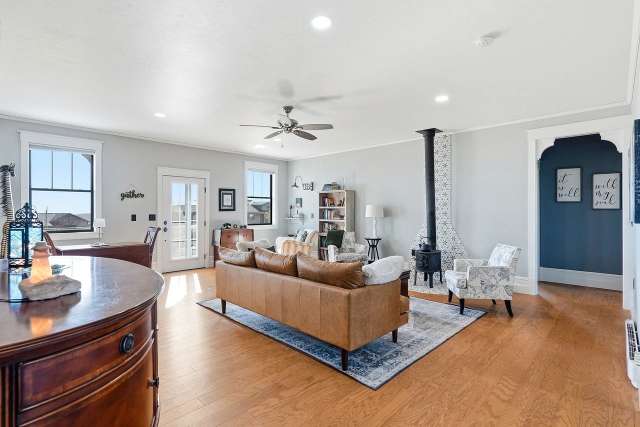 40109 Majestic Ct #1 - Photo 3 of 12