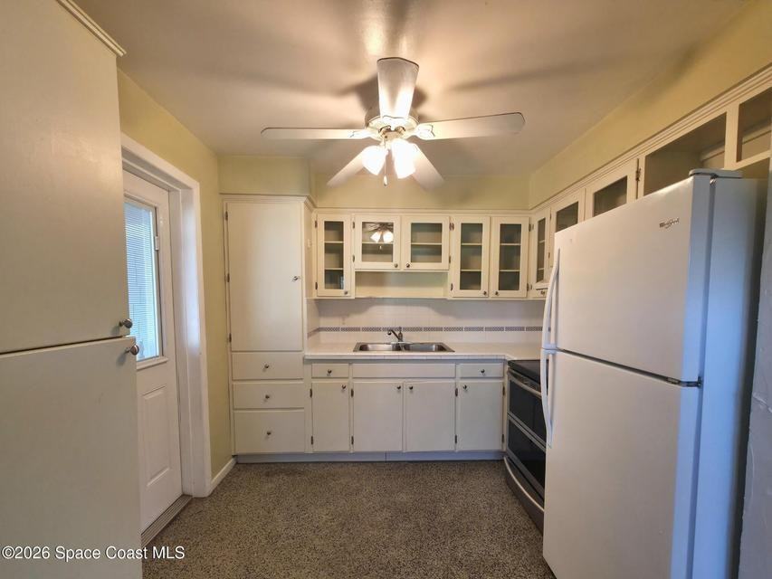 412 4th Ave #1 - Photo 4 of 10