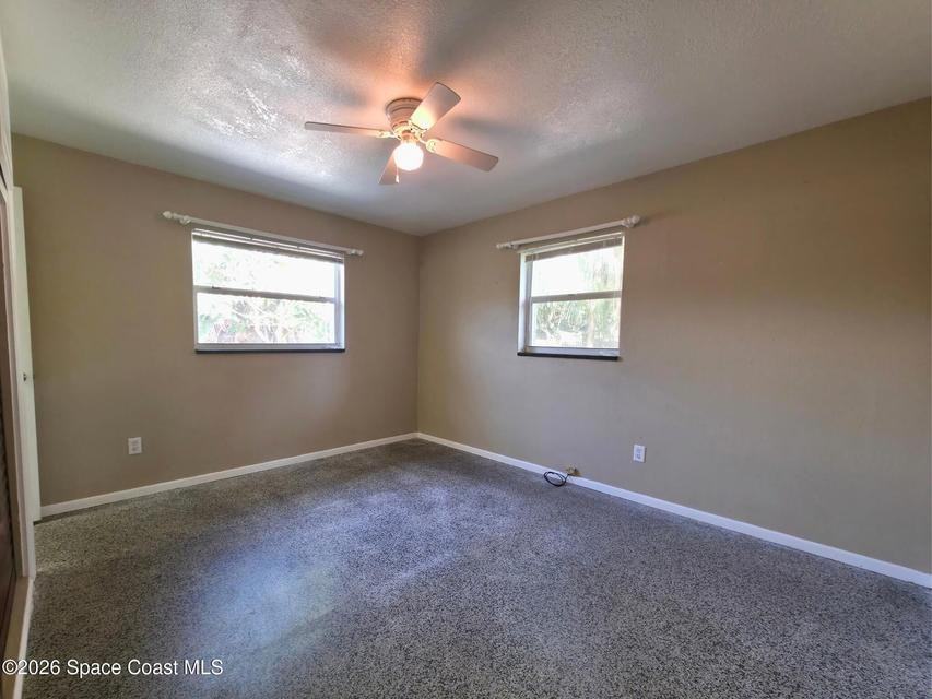 412 4th Ave #1 - Photo 5 of 10