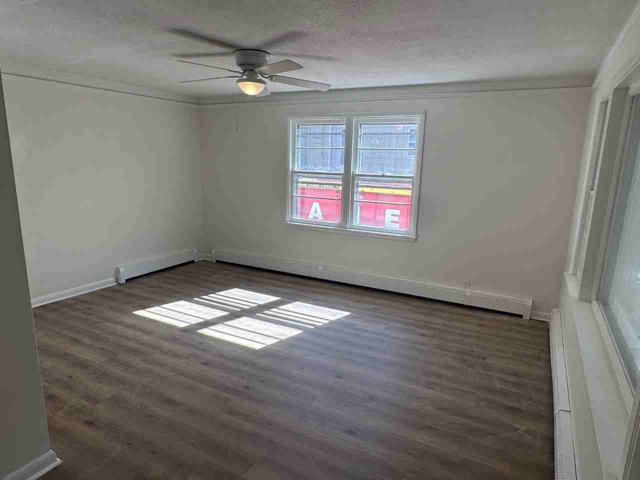404 S 4th St - Photo 7 of 20