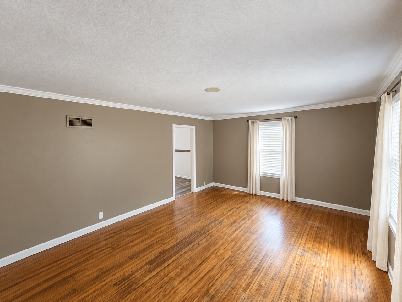 1928 S Euclid Ave #1 - Photo 2 of 9