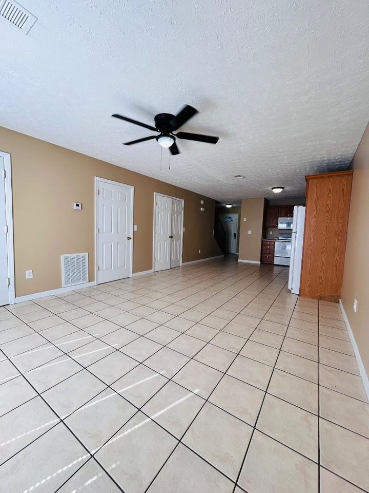 103 Poplar Cir - Photo 6 of 11
