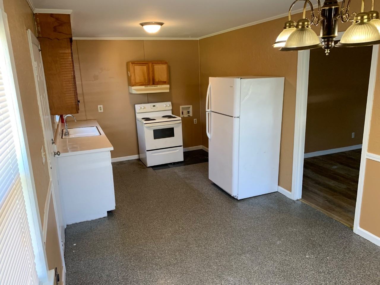 46 Sherwood Ln - Photo 3 of 11
