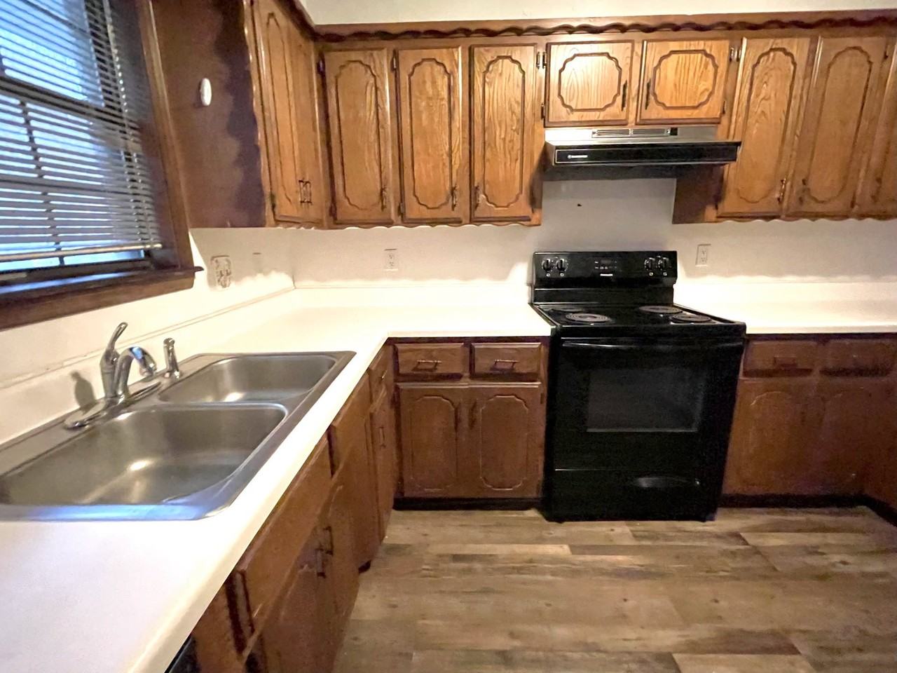 1417 Hargrove St #1 - Photo 4 of 30