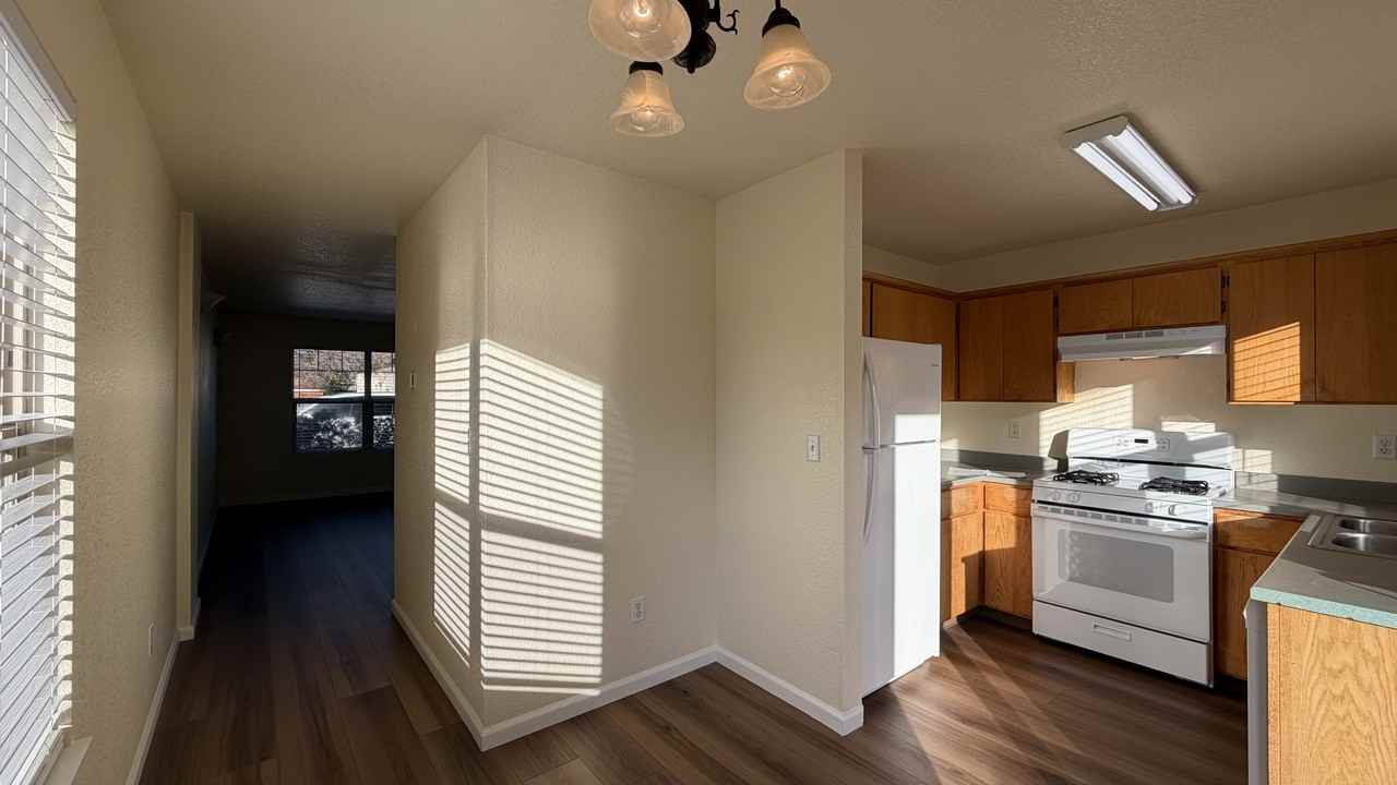 1598 Railroad Dr #D - Photo 2 of 40