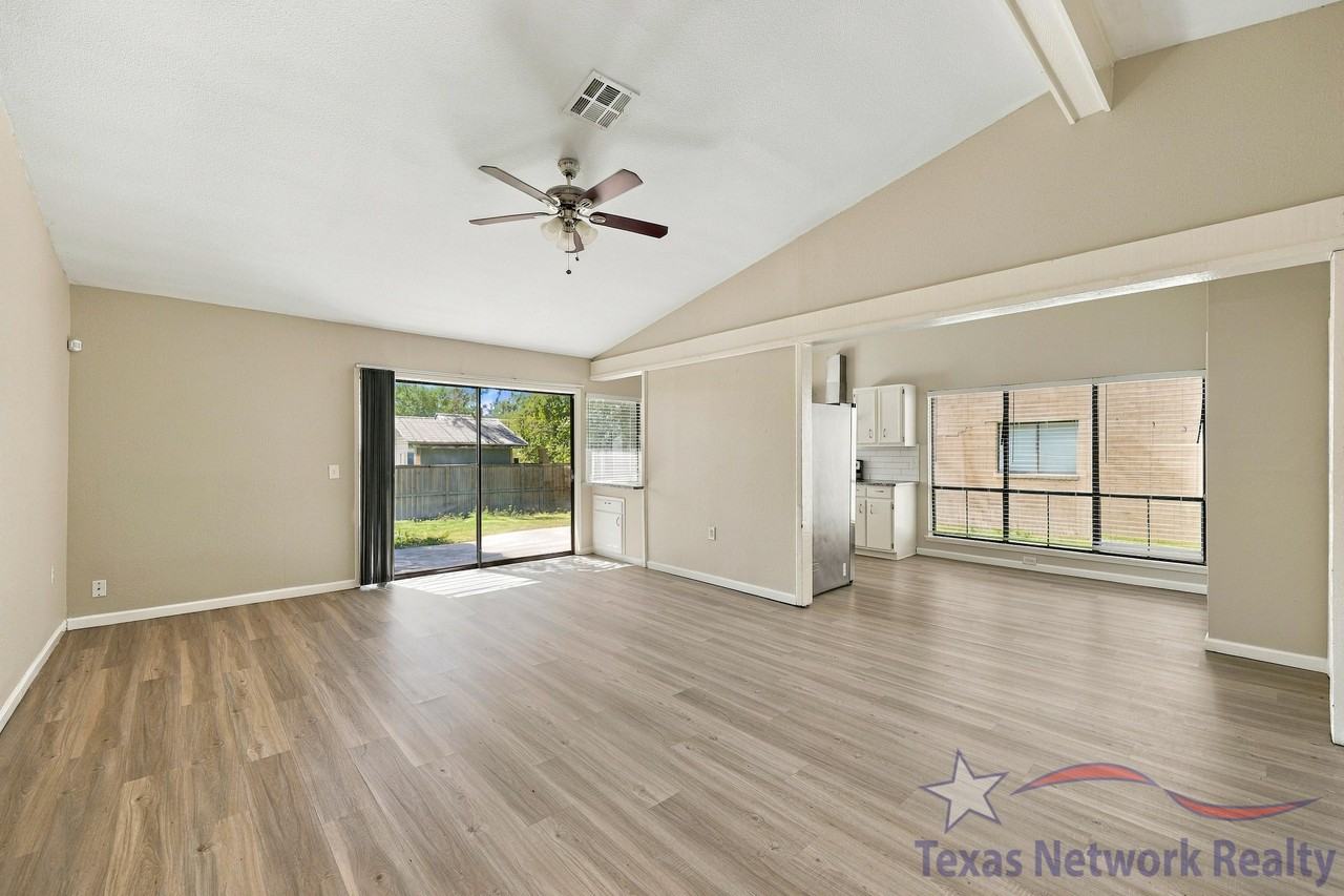 4622 La Marquesa St #1 - Photo 5 of 16