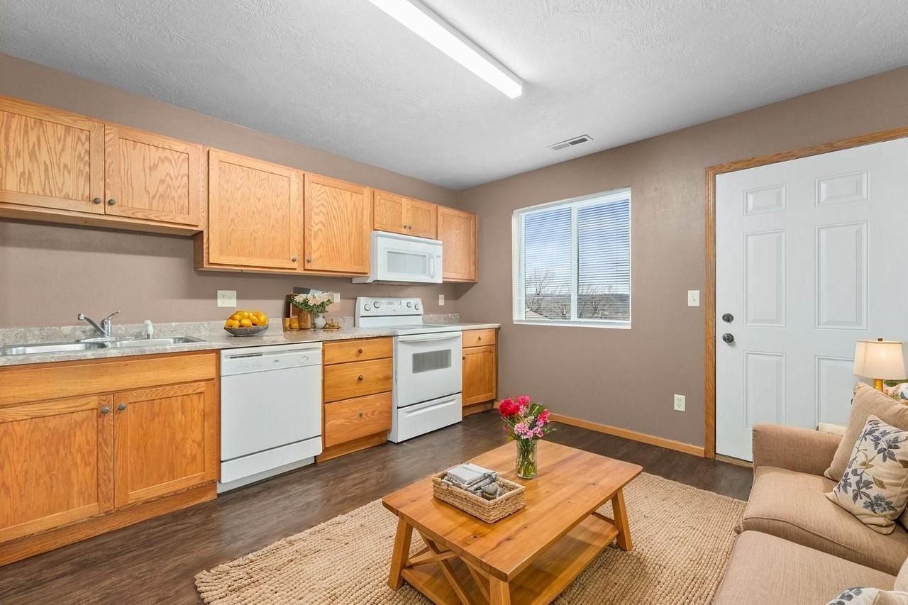 1111 N Archer Ave #1111 - Photo 3 of 18
