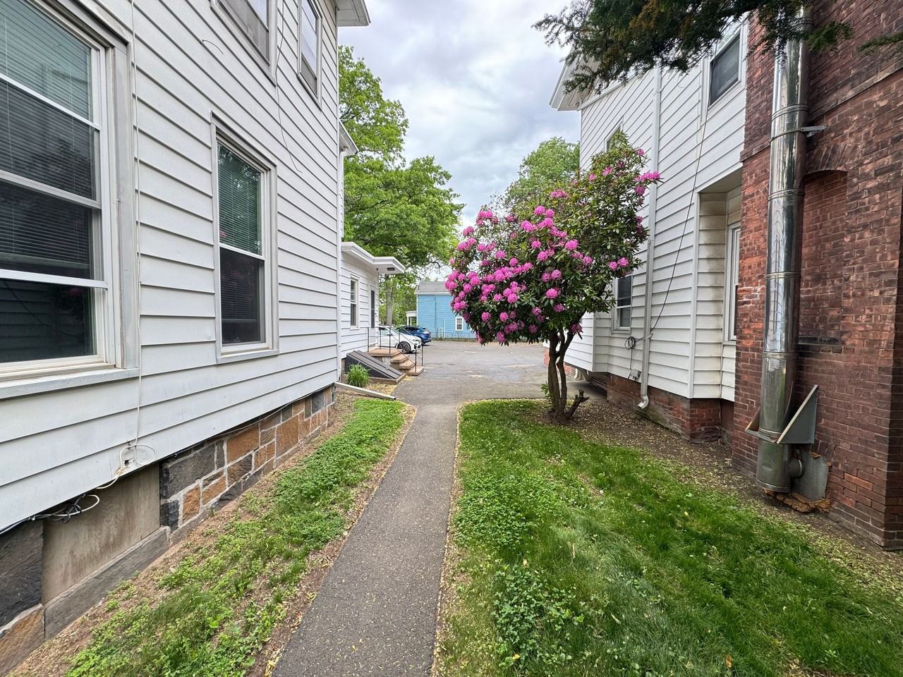451 Orange St - Photo 3 of 4