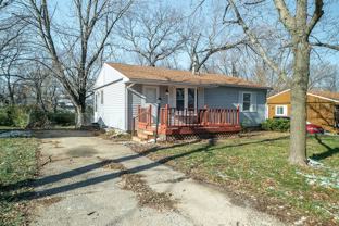 825 Se Eastgate Dr #1 - Photo 1 of 1