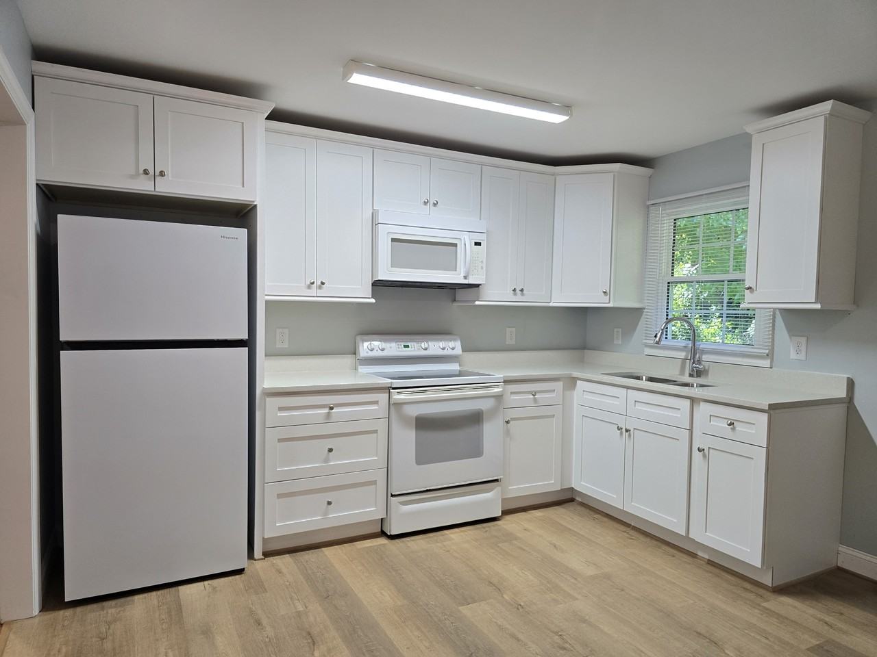 1274 Tredwell Dr #1 - Photo 6 of 19