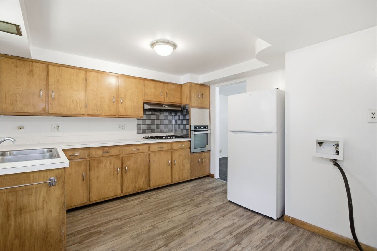919 Dover Dr #1 - Photo 5 of 15