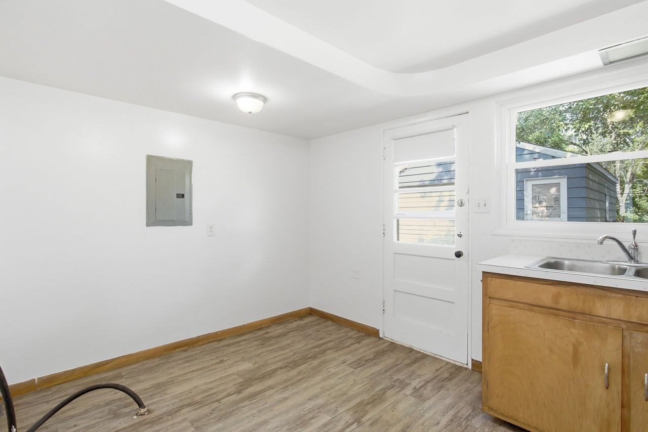 919 Dover Dr #1 - Photo 7 of 15