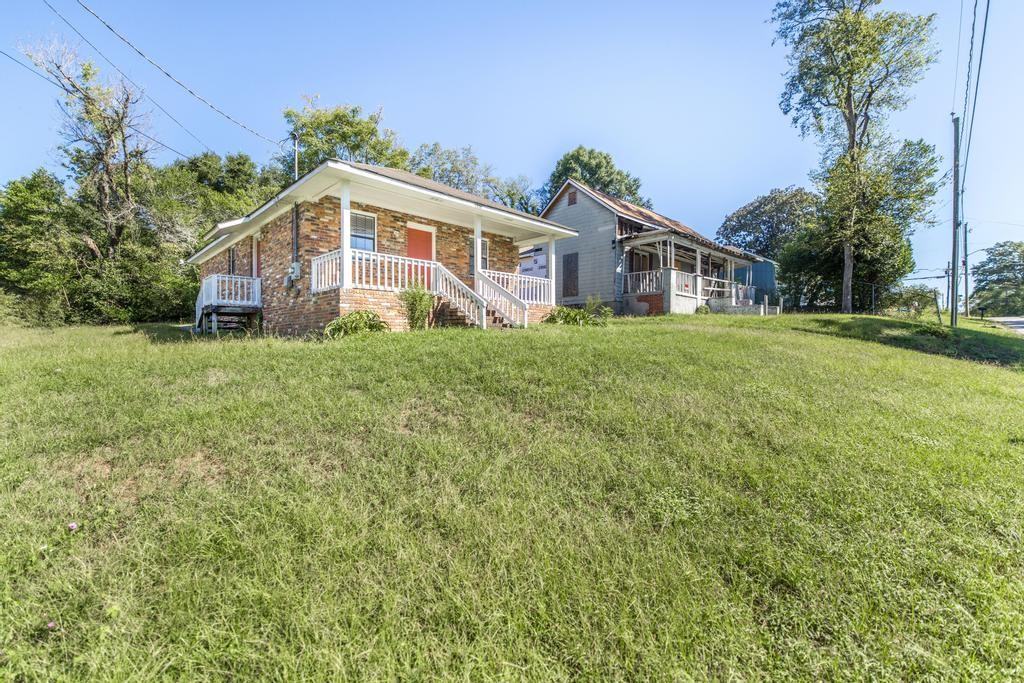 1058 Woolfolk St #1 - Photo 2 of 26