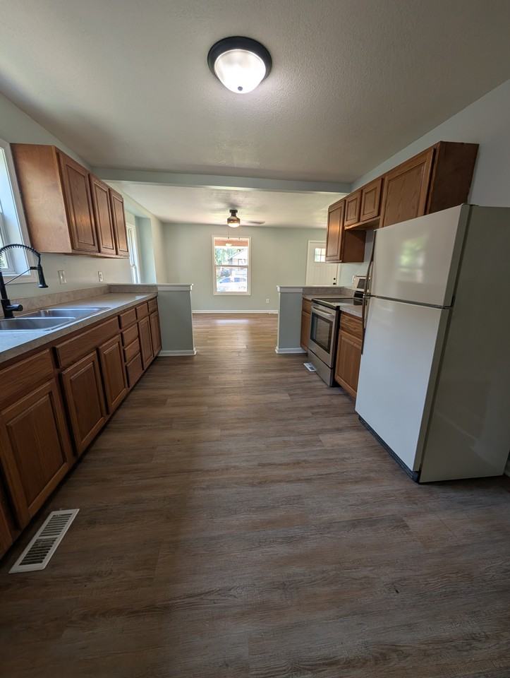 406 Ne Ohio Ave #1 - Photo 4 of 14