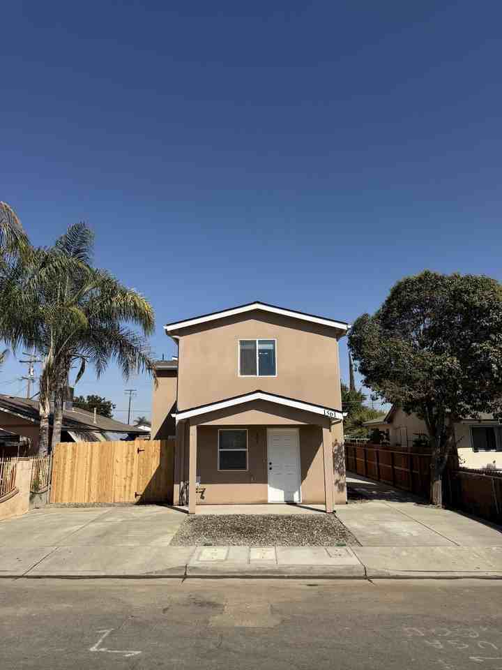 1561 E Marion Way #102