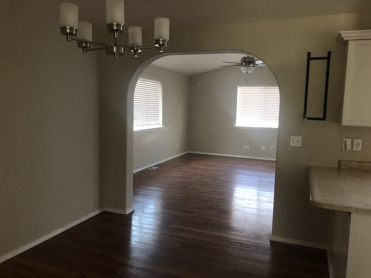 1425 Sw Kursten Ave - Photo 3 of 18