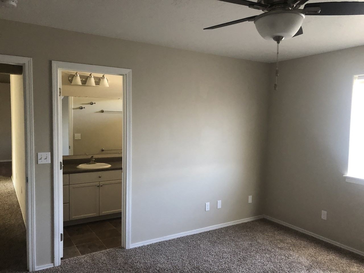 1425 Sw Kursten Ave - Photo 4 of 18