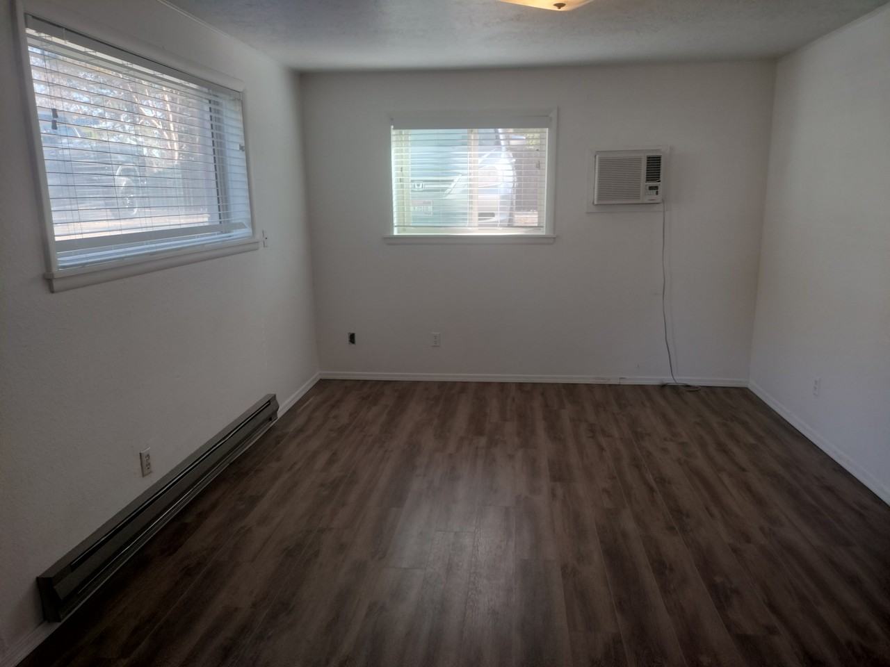 419 Sw Paiute St #C - Photo 2 of 9