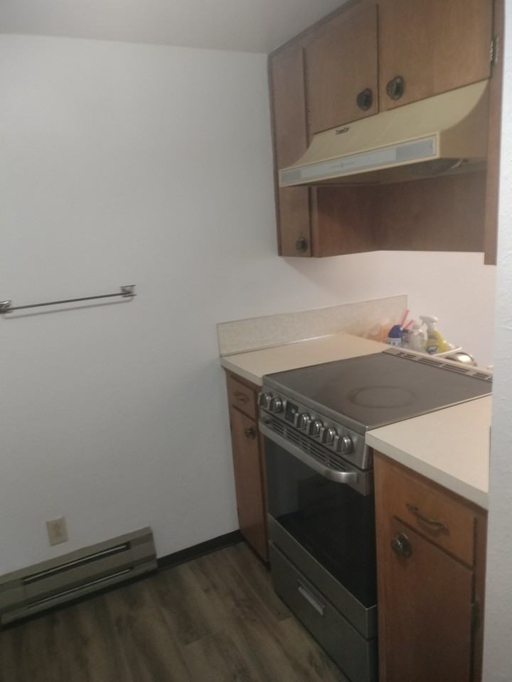 419 Sw Paiute St #C - Photo 4 of 9