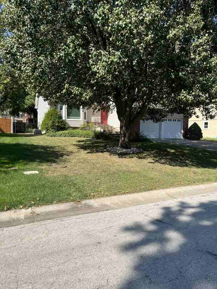 514 Se Adobe Dr #1 - Photo 3 of 43