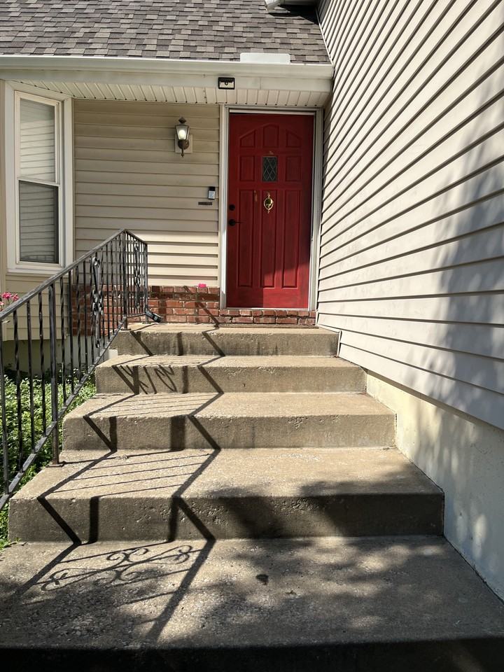 514 Se Adobe Dr #1 - Photo 4 of 43