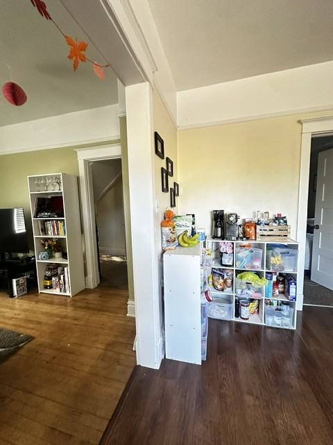 607 E 7th St #1 - Photo 7 of 24