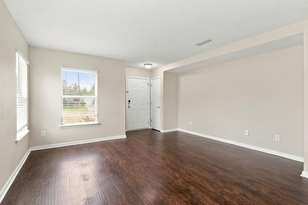 7422 Hawks Cliff Dr - Photo 5 of 16