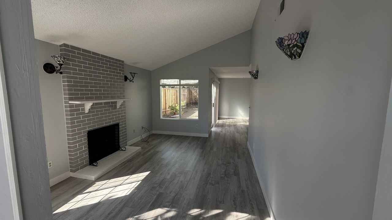 2113 Meadow View Pl #1 - Photo 2 of 17