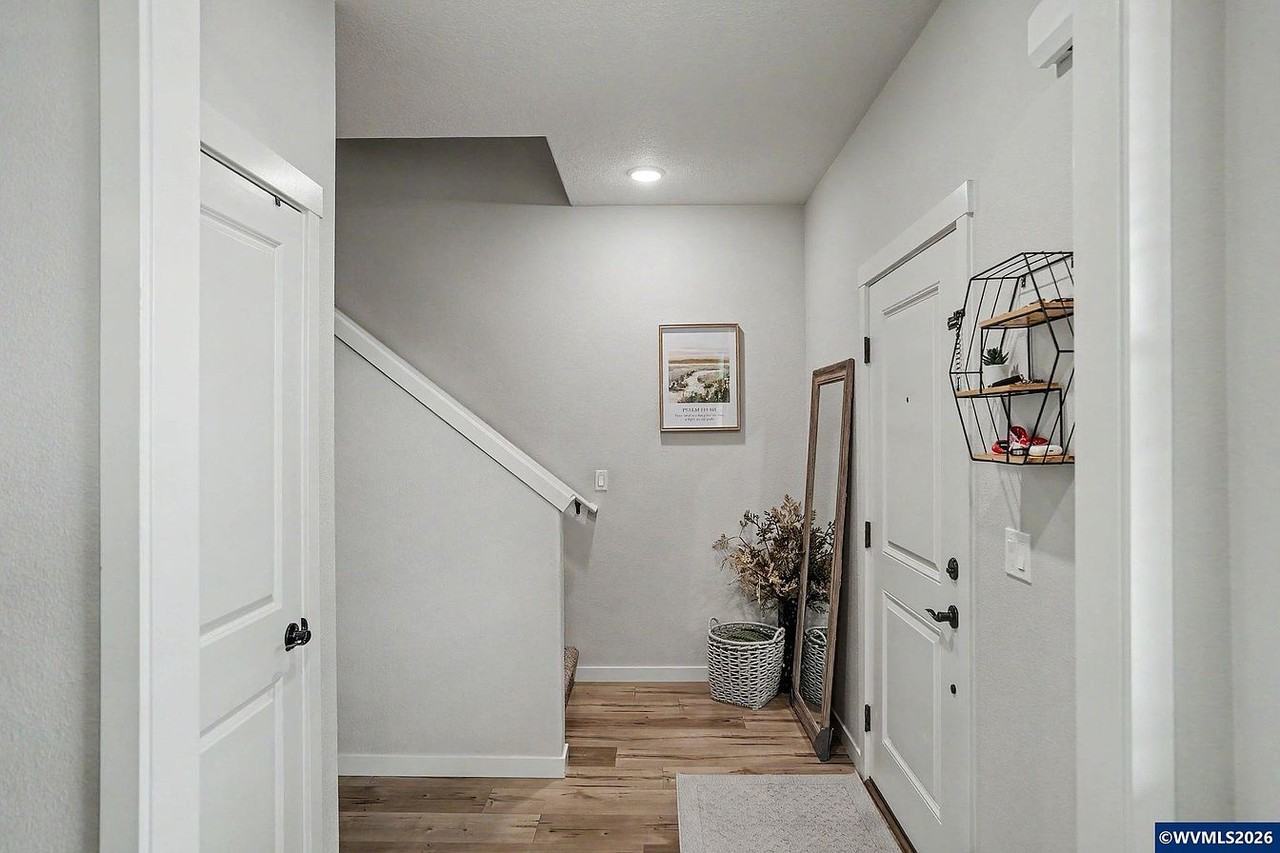 5005 Constellation Ave Ne #1 - Photo 3 of 20